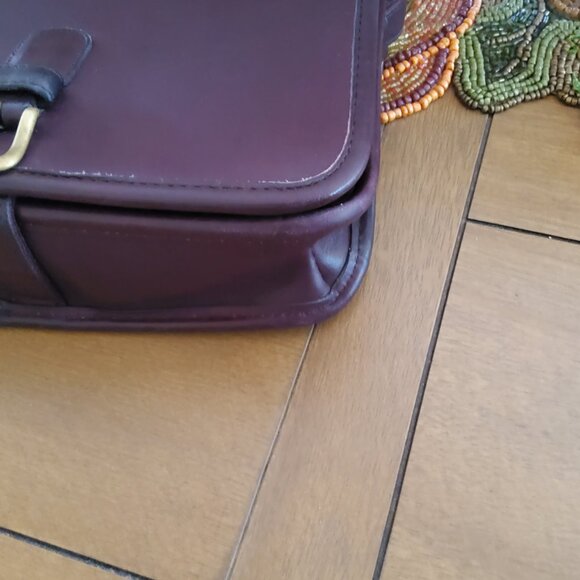 Vintage Coach Messenger Crossbody New York City in Burgundy +Original Hangtag - Picture 4 of 10